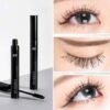La MISSHA 4D Mascara offre un volume intense sans paquets. Sa brosse précise sépare et épaissit chaque cil, avec une formule waterproof et anti-bavure pour une tenue longue durée. Idéale pour un look naturel et volumineux.